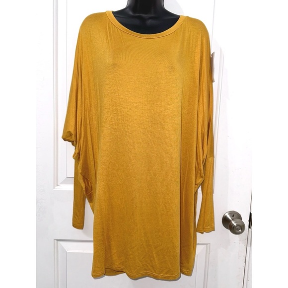 Boutique Tops - Boutique yellow piko style top